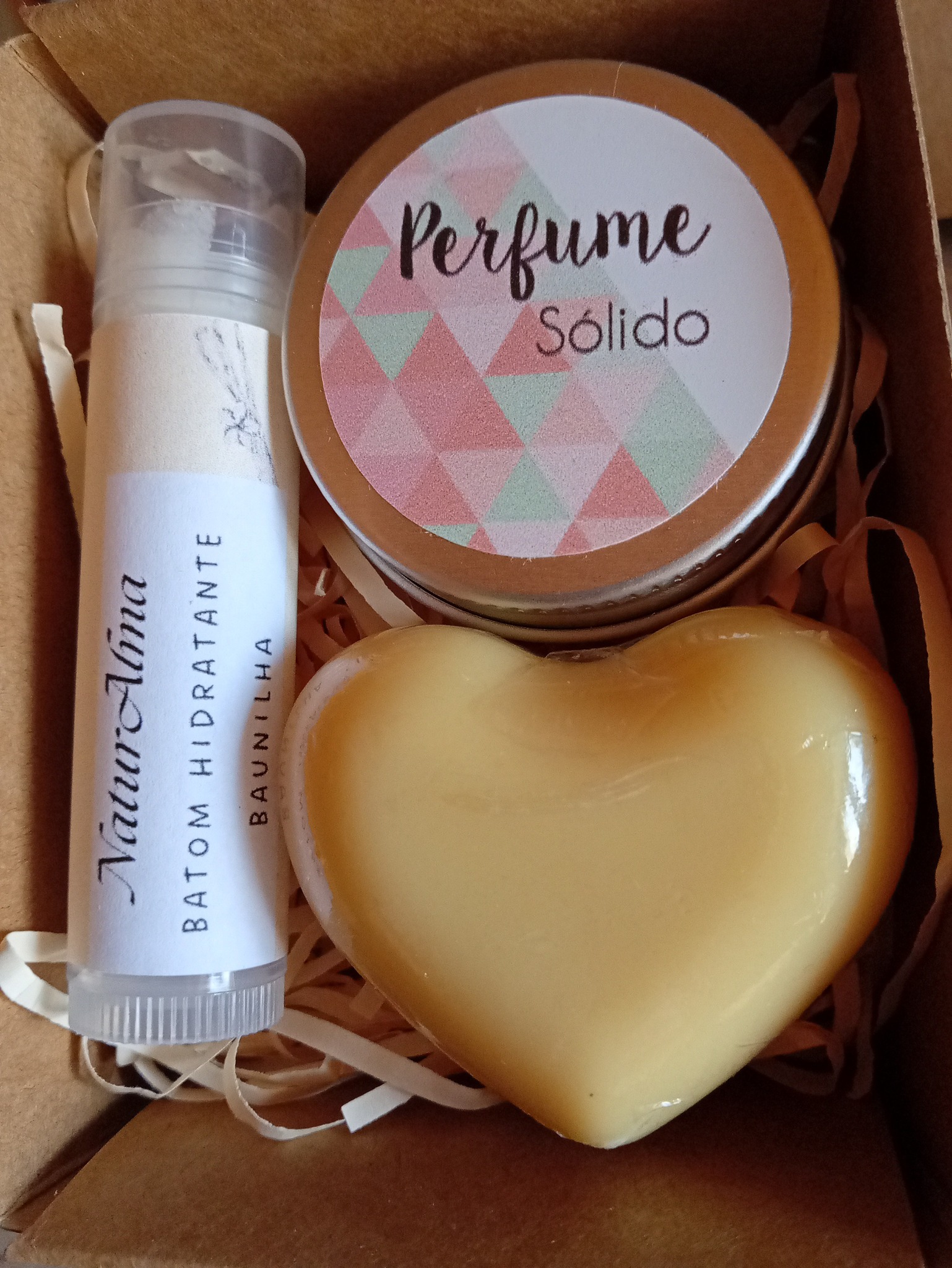 Arranjos de Malha e Peças Feitas à Mão