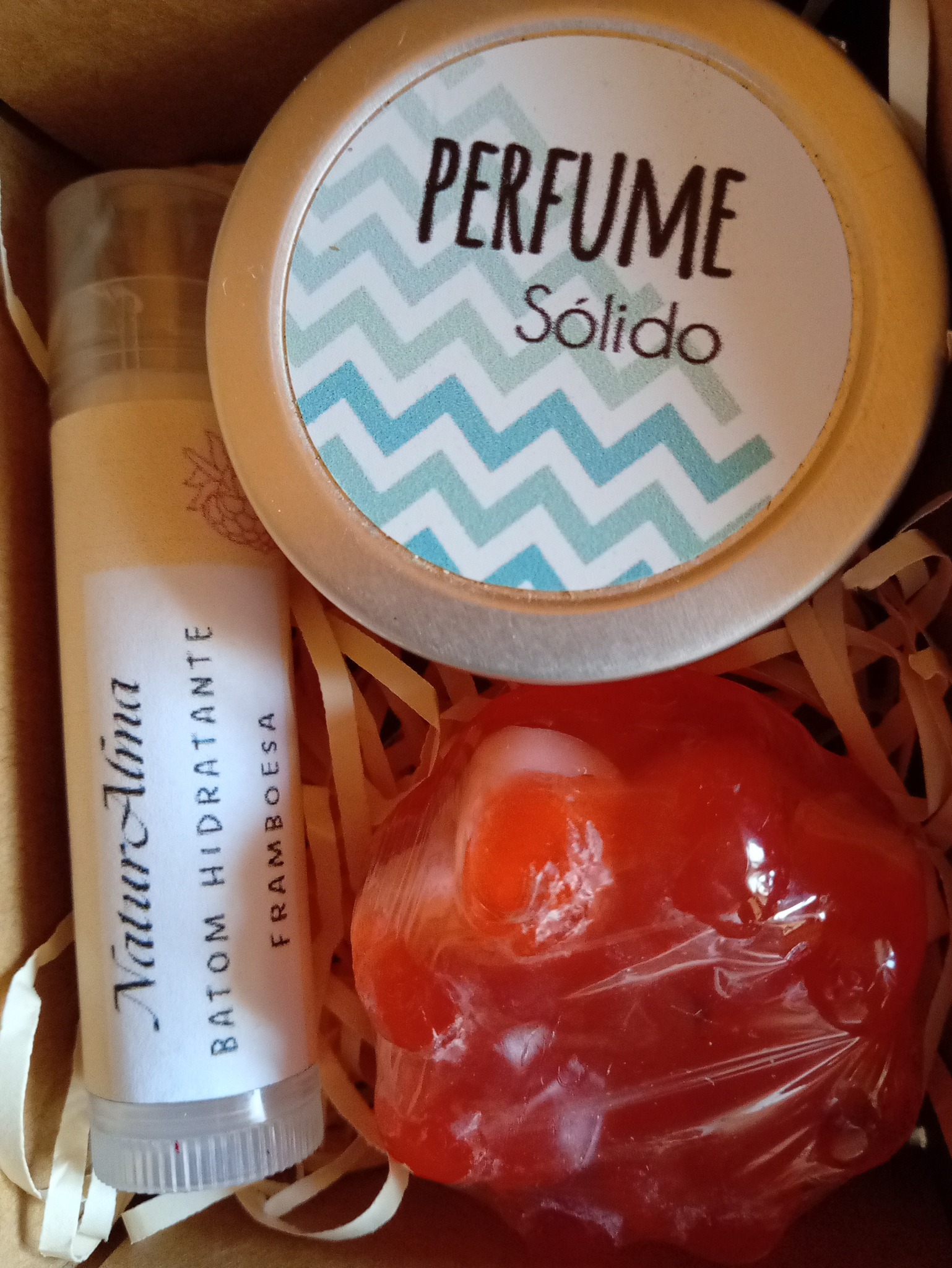 Arranjos de Malha e Peças Feitas à Mão